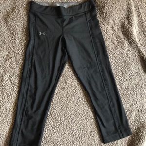 Under armor cropped yoga pants